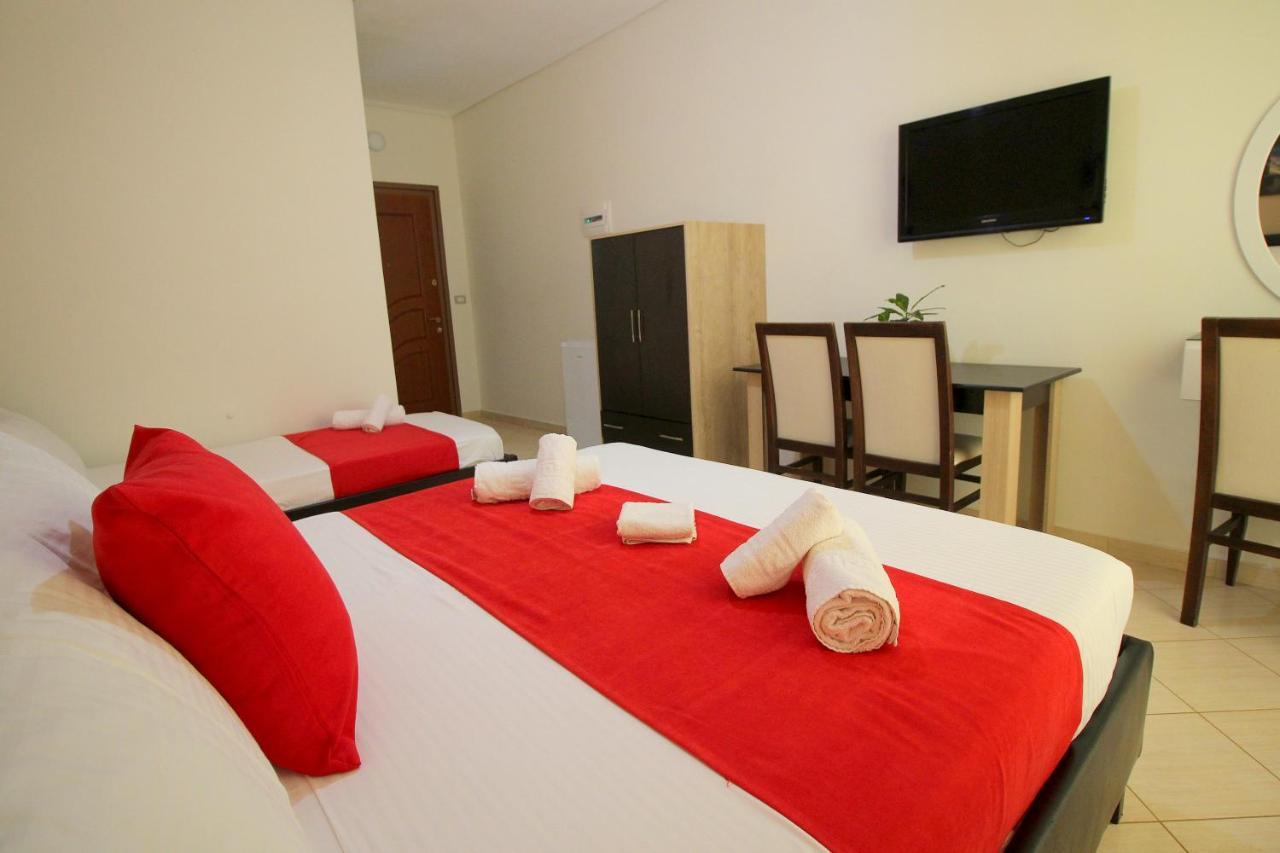 Centrum Hotel クサミル エクステリア 写真